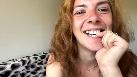 bellaqueen0701 online show from May 2026 09:39:02 AM