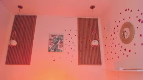 Snapshot of bellawoods_ chatting on April 2026 01:37:01 PM laukyubey online show from April 2026 01:37:01 PM