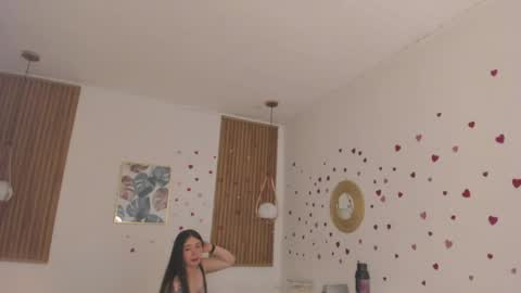 Snapshot of bellawoods_ chatting on May 2026 02:08:01 AM laukyubey online show from May 2026 02:08:01 AM