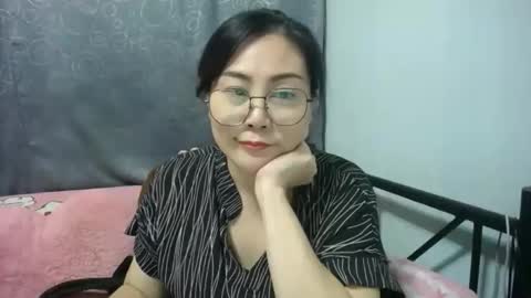 Snapshot of bellbabe chatting on November 2025 09:31:02 AM Bella online show from November 2025 09:31:02 AM