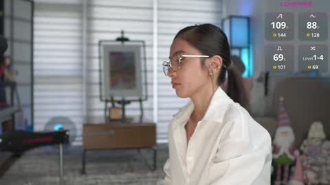 Snapshot of belle_adrienne chatting on January 2025 01:00:02 AM Belle Adrienne  IG  online show from January 2025 01:00:02 AM