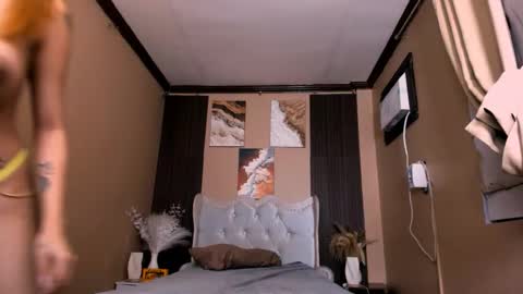 bellecollins online show from December 2025 08:37:02 PM