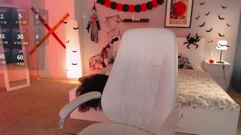 Bella online show from October 2025 01:17:01 AM