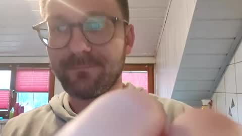 Snapshot of ben00189 chatting on March 2026 05:17:02 PM ben00189 online show from March 2026 05:17:02 PM