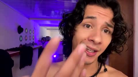 benjamin_fiore online show from January 2025 08:39:01 PM