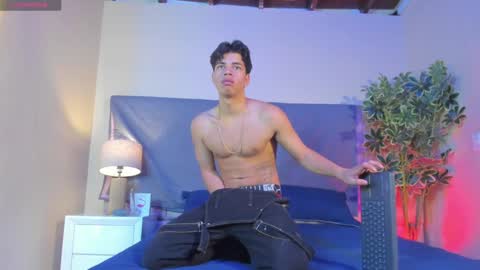 Snapshot of benjamin_more chatting on February 2025 02:28:02 AM BENJAMIN online show from February 2025 02:28:02 AM