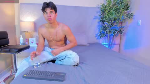 Snapshot of benjamin_more chatting on February 2025 12:43:02 AM BENJAMIN online show from February 2025 12:43:02 AM