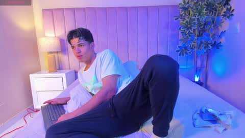 Snapshot of benjamin_more chatting on February 2025 07:20:01 AM BENJAMIN online show from February 2025 07:20:01 AM