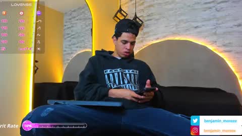 Snapshot of benjamin_more chatting on September 2025 11:33:01 AM BENJAMIN online show from September 2025 11:33:01 AM