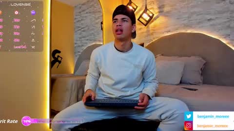 Snapshot of benjamin_more chatting on September 2025 11:57:01 AM BENJAMIN online show from September 2025 11:57:01 AM