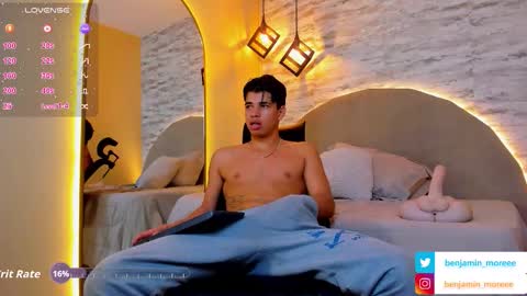 Snapshot of benjamin_more chatting on September 2025 09:35:02 AM BENJAMIN online show from September 2025 09:35:02 AM