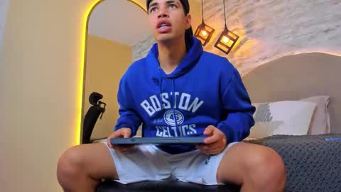 Snapshot of benjamin_more chatting on November 2025 05:14:01 PM BENJAMIN online show from November 2025 05:14:01 PM