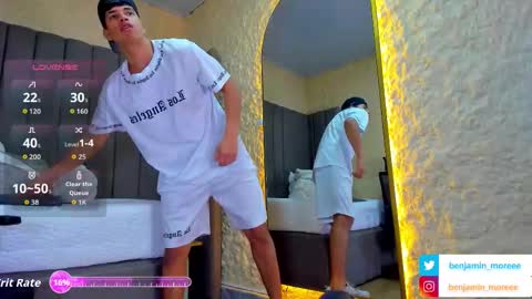 Snapshot of benjamin_more chatting on November 2025 06:50:02 PM BENJAMIN online show from November 2025 06:50:02 PM