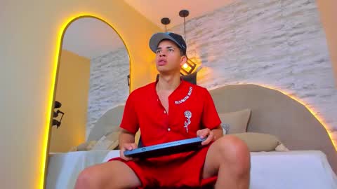 Snapshot of benjamin_more chatting on November 2025 02:54:01 PM BENJAMIN online show from November 2025 02:54:01 PM