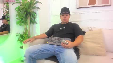 bennett_alejoo online show from September 2025 06:33:02 PM