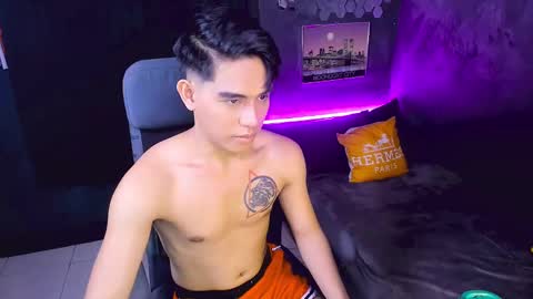 Snapshot of bentlyfuck chatting on December 2024 07:43:02 PM bentlyfuck online show from December 2024 07:43:02 PM