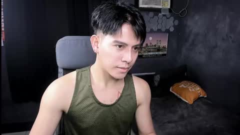 Snapshot of bentlyfuck chatting on December 2024 09:53:02 PM bentlyfuck online show from December 2024 09:53:02 PM