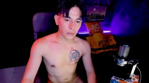 Snapshot of bentlyfuck chatting on December 2024 04:29:02 PM bentlyfuck online show from December 2024 04:29:02 PM