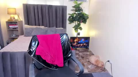 Snapshot of bentlyfuck chatting on January 2025 12:33:01 AM bentlyfuck online show from January 2025 12:33:01 AM