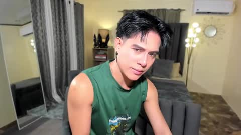 Snapshot of bentlyfuck chatting on March 2025 05:18:01 PM bentlyfuck online show from March 2025 05:18:01 PM