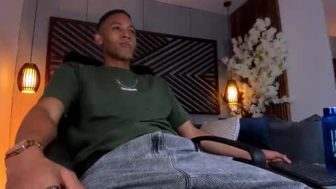 bento_fox online show from October 2025 03:40:01 AM