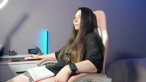 BeriesNiks online show from November 2025 07:24:01 PM