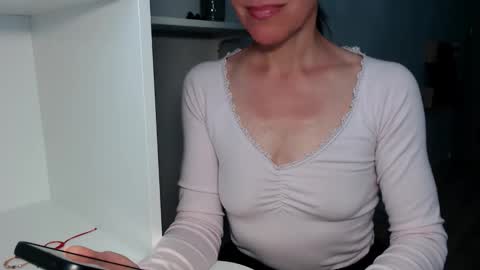 Snapshot of berry2024 chatting on May 2026 06:09:01 AM berry2024 online show from May 2026 06:09:01 AM
