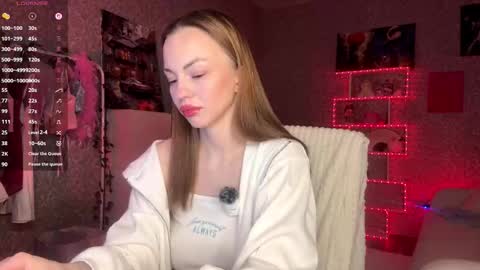 Snapshot of berry_buns chatting on December 2025 05:13:01 AM Sofia online show from December 2025 05:13:01 AM