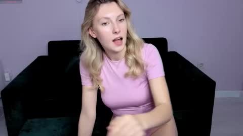 Danny and Kira online show from November 2025 02:39:01 PM