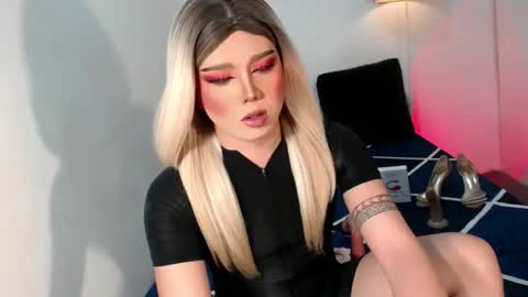 bestgirljulia online show from November 2025 12:09:01 AM