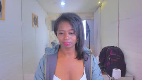 Snapshot of betany_grey chatting on February 2026 04:20:01 AM Betaby grey online show from February 2026 04:20:01 AM