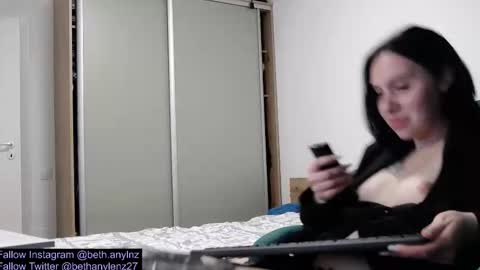 bethanylenz online show from December 2025 12:07:01 AM