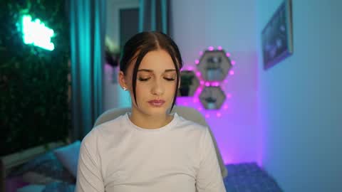 Snapshot of betty_greyy chatting on September 2025 06:21:01 PM Betty Grey online show from September 2025 06:21:01 PM