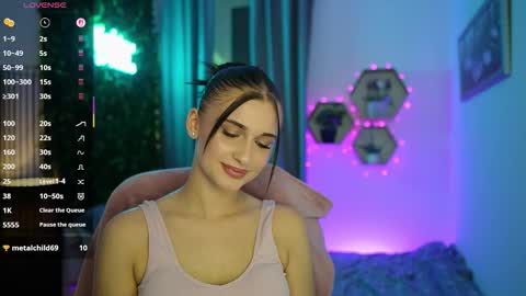 Snapshot of betty_greyy chatting on September 2025 06:44:02 PM Betty Grey online show from September 2025 06:44:02 PM