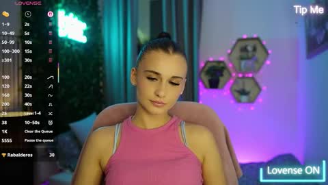 Snapshot of betty_greyy chatting on September 2025 06:46:02 PM Betty Grey online show from September 2025 06:46:02 PM