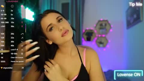 Snapshot of betty_greyy chatting on October 2025 06:50:01 PM Betty Grey online show from October 2025 06:50:01 PM