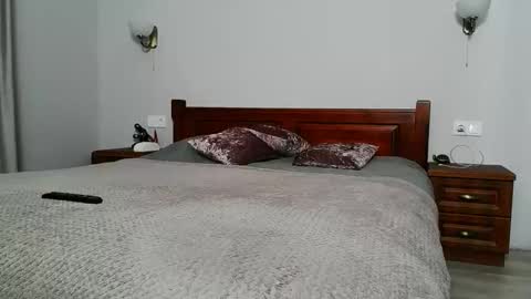 Snapshot of betty_sw chatting on November 2025 12:16:02 PM betty_sw online show from November 2025 12:16:02 PM