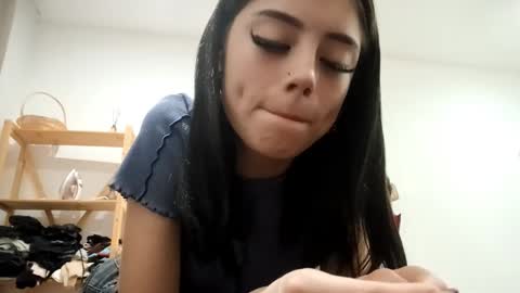 Snapshot of bettyshroyer chatting on November 2025 05:14:01 PM Emma online show from November 2025 05:14:01 PM