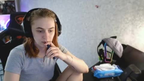 Snapshot of beverly_yay chatting on April 2026 10:14:02 AM beverly_yay online show from April 2026 10:14:02 AM