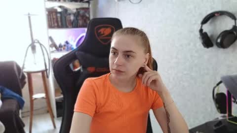 Snapshot of beverly_yay chatting on May 2026 07:25:01 AM beverly_yay online show from May 2026 07:25:01 AM