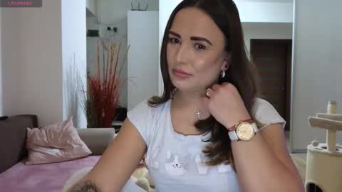   BeyonceDoll       Twitter DollBeyonce    online show from February 2026 06:53:02 PM