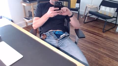 Snapshot of bi_sexy_man chatting on June 2026 03:06:02 PM bi_sexy_man online show from June 2026 03:06:02 PM