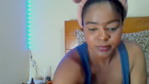 Snapshot of bianca_ebony chatting on January 2025 01:42:02 AM bianca ebony online show from January 2025 01:42:02 AM