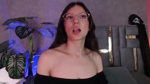 Snapshot of bianca_ks chatting on October 2025 03:07:02 AM Bianca online show from October 2025 03:07:02 AM