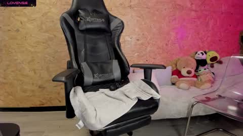 Biancastrong.. IGThebiancastrong online show from March 2025 08:30:01 AM