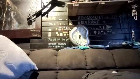 Stevie Snow online show from October 2025 02:14:02 AM