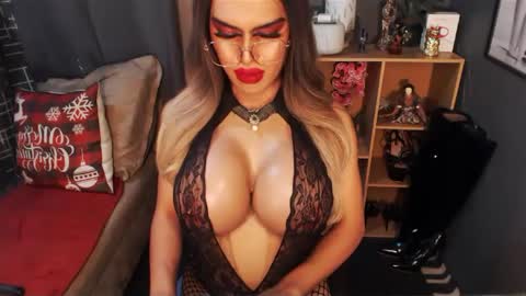 Snapshot of bigbomblhoraine chatting on February 2025 07:19:02 PM Loraine Cruz online show from February 2025 07:19:02 PM