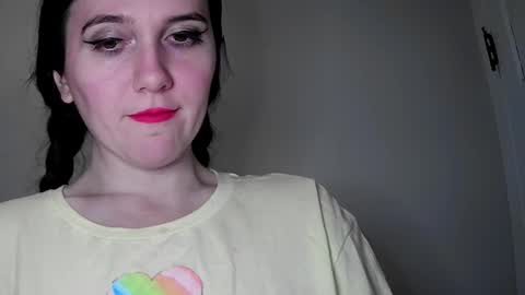 Isabella online show from February 2025 12:17:01 AM