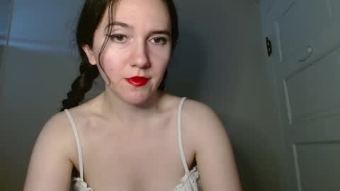 Isabella online show from November 2025 02:06:01 PM