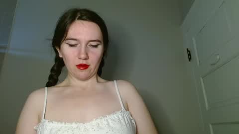 Isabella online show from November 2025 02:38:01 PM